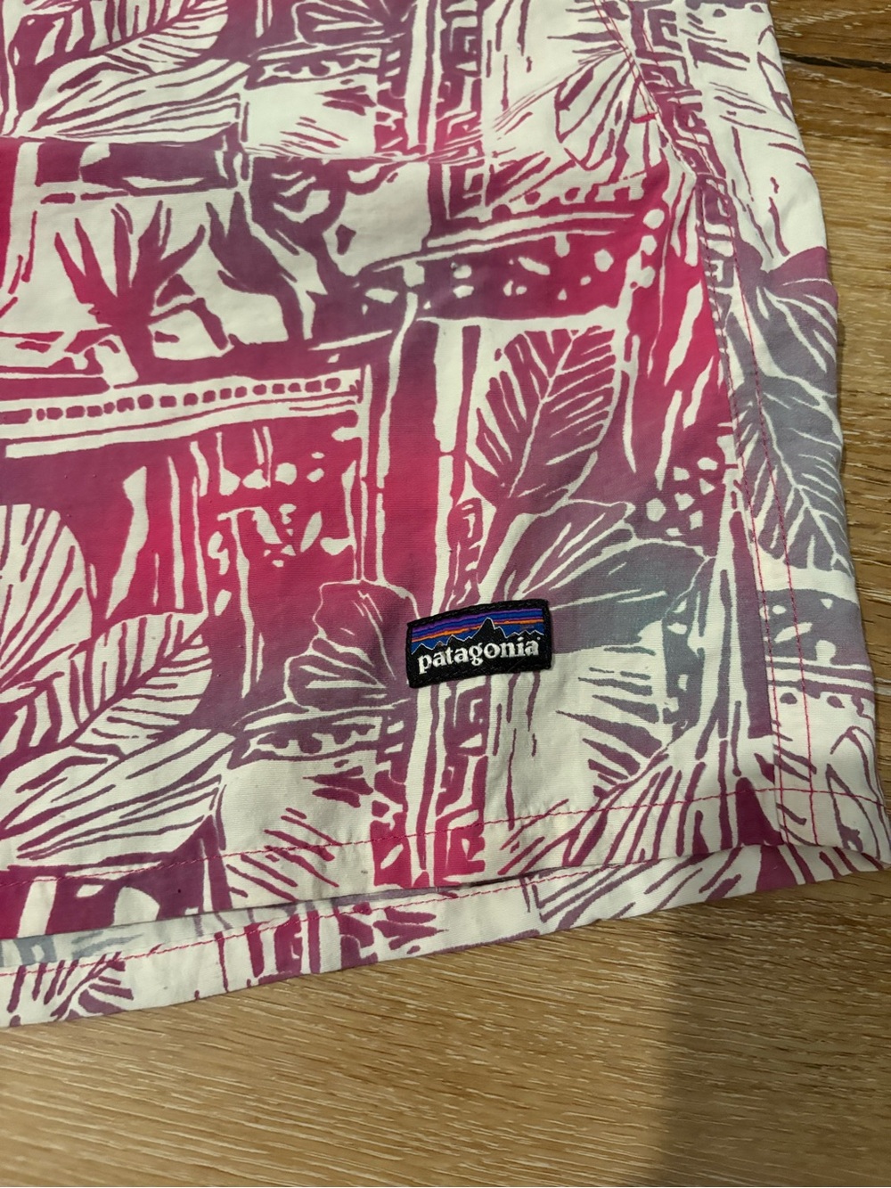 Patagonia Women's Baggies Shorts in the Na Pali Beach/Desert Turquoise Pattern - Picture 6 of 9